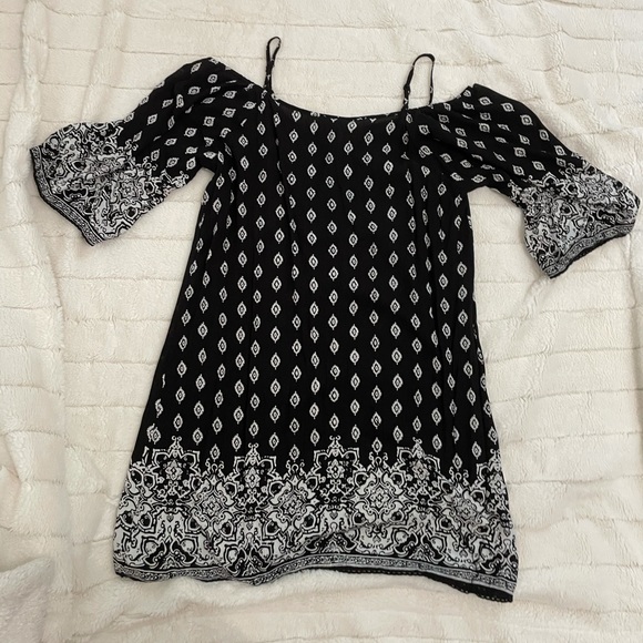 Dress - Picture 2 of 3